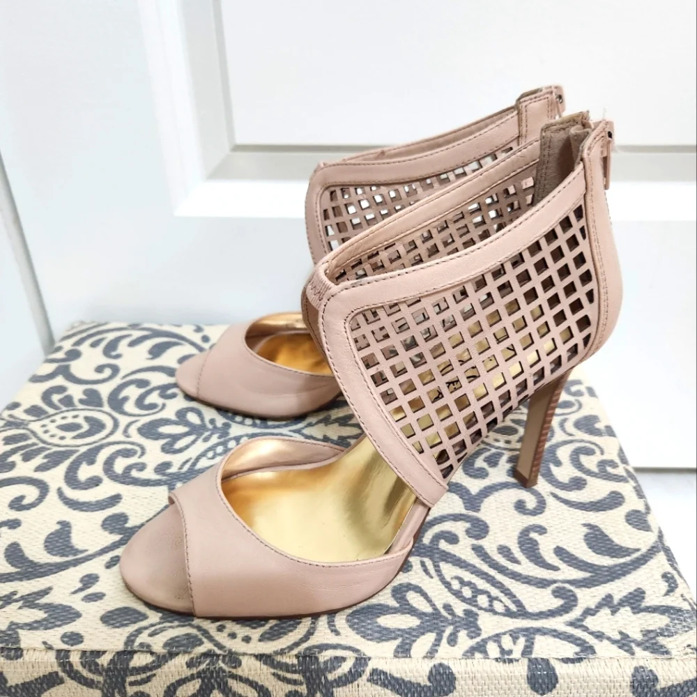 Jessica Simpson Jersee Caged Cuff Sandals/Heels - Picture 4 of 7